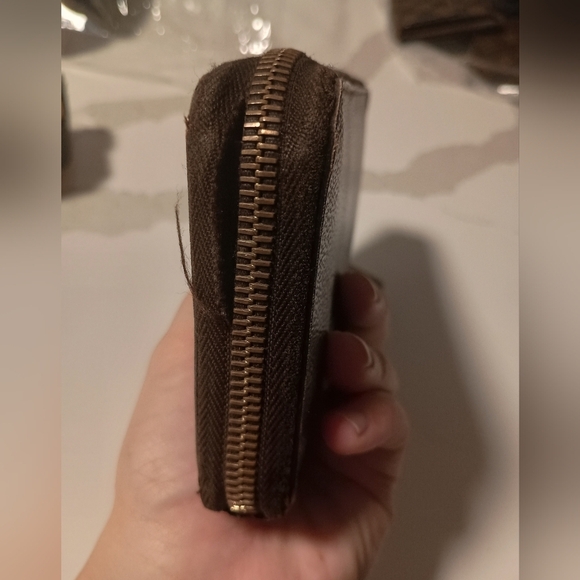 Authentic Louis Vuitton Damier Ebene Canvas Long Zippy Wallet / Organizer - Picture 5 of 14